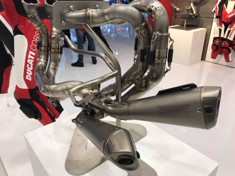 Akrapovic Full Titanium Racing Exhaust System - Panigale V4 / V4S / V4R